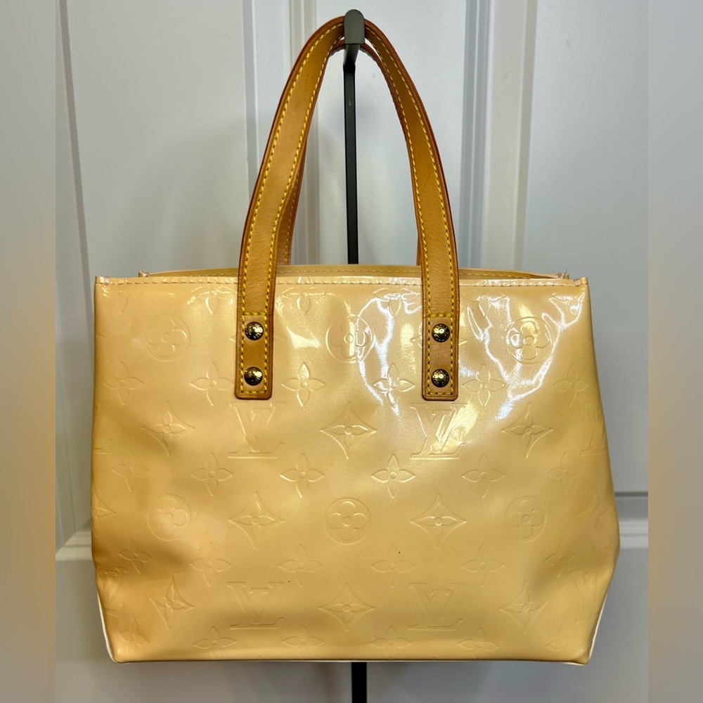 Louis Vuitton Perle Monogram Vernis Reade PM